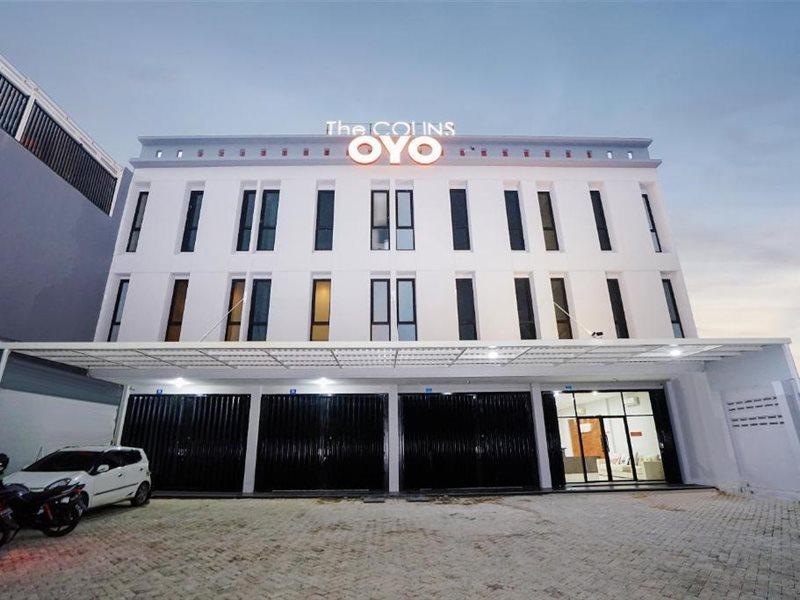 Super Oyo Capital O 449 The Colins Ξενοδοχείο Keputih Εξωτερικό φωτογραφία