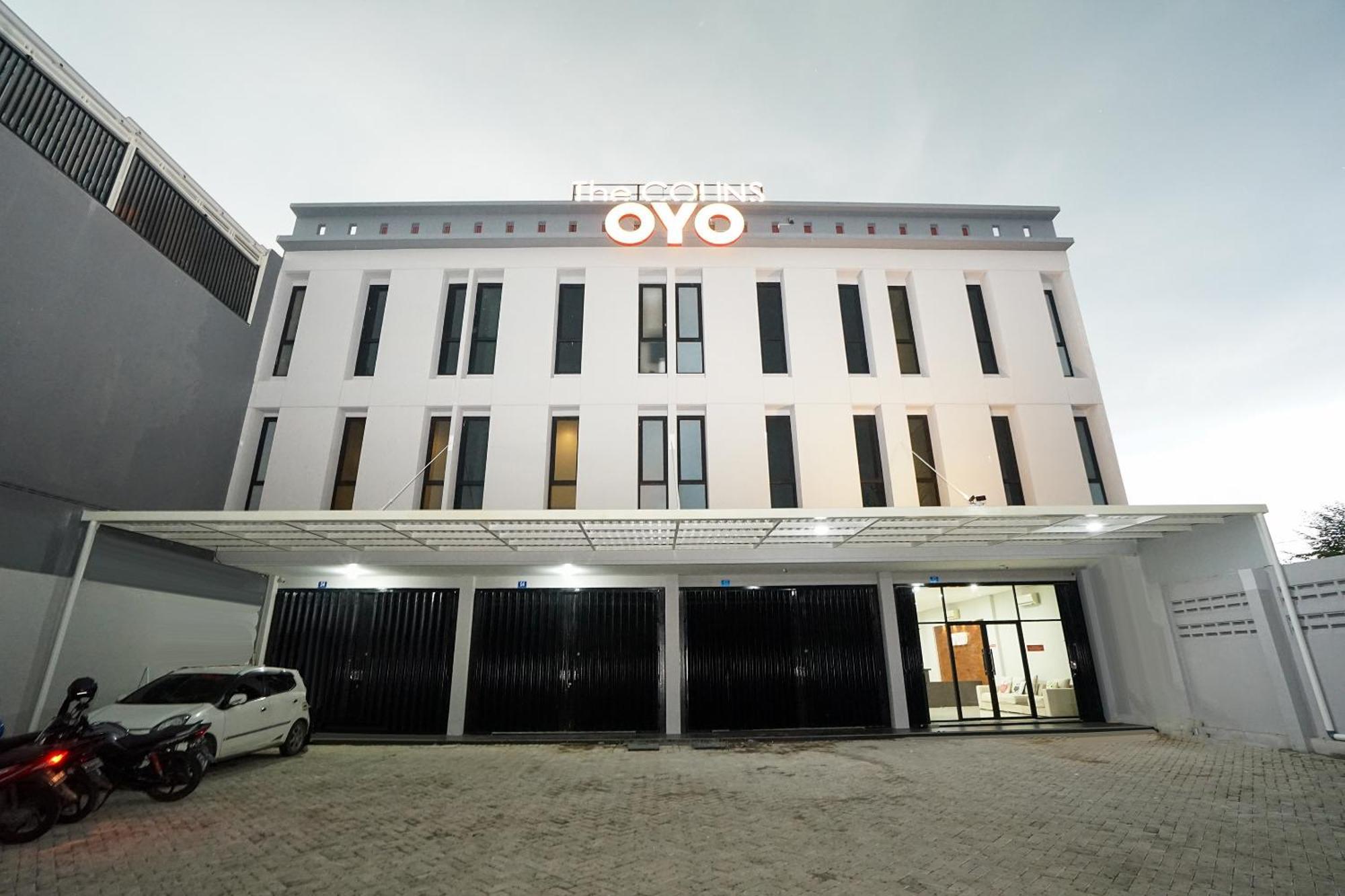 Super Oyo Capital O 449 The Colins Ξενοδοχείο Keputih Εξωτερικό φωτογραφία