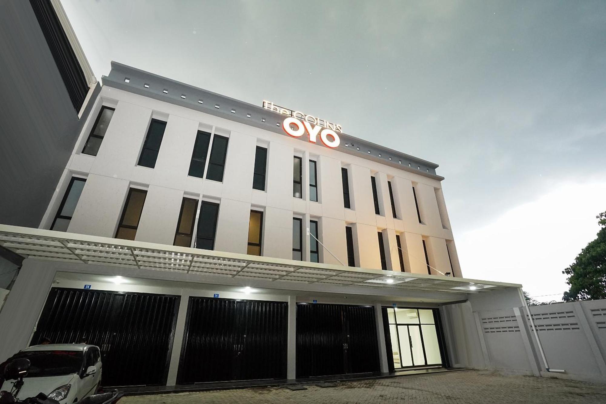 Super Oyo Capital O 449 The Colins Ξενοδοχείο Keputih Εξωτερικό φωτογραφία
